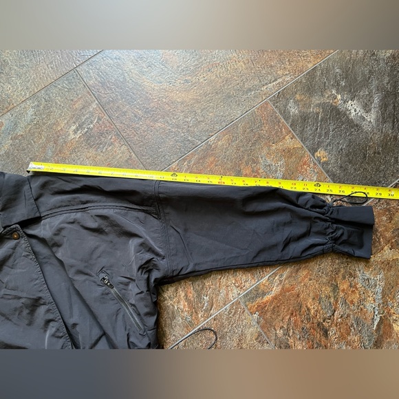 Athleta Acadia black lightweight travel work rain jacket. Snap closure. Medium - Picture 10 of 16